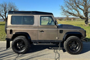Land Rover Defender 90 TD4 2.4